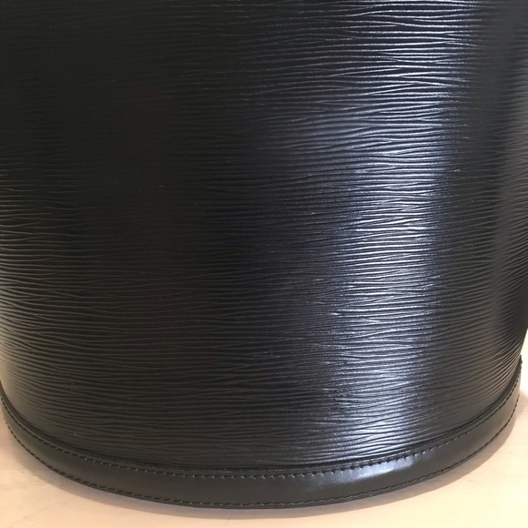 💕HP🍾 FIRM EUC Louis Vuitton Vintage Cluny Bucket #VI0965 - Picture 10 of 16